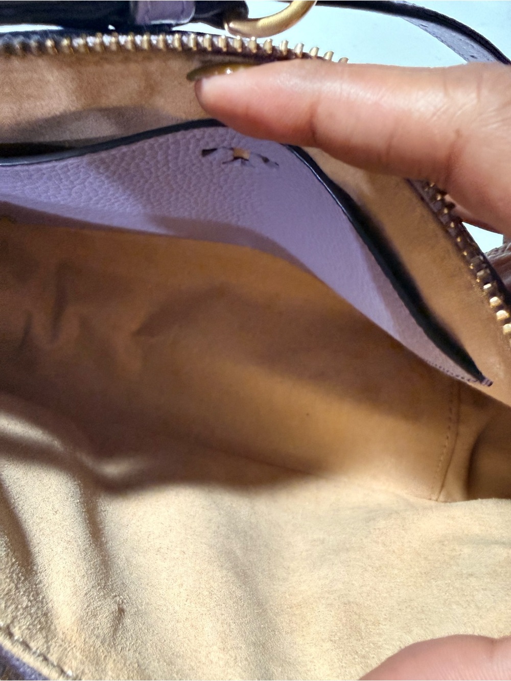 Tory Burch Lavender Leather Shoulder Pouch with Logo - Picture 11 of 13
